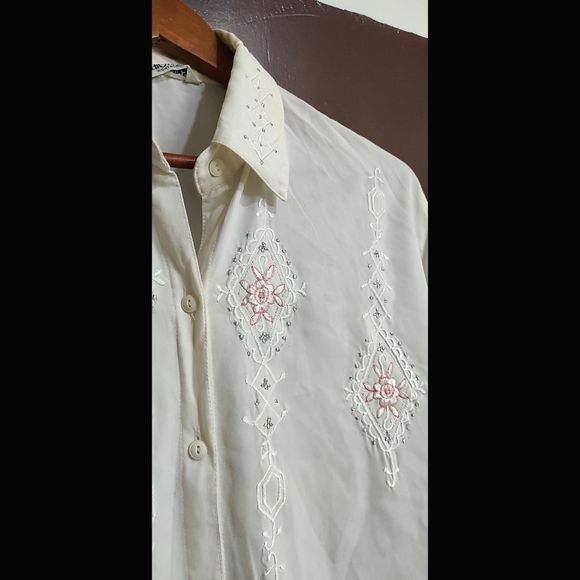 Crop Knot Shirt - Picture 8 of 9